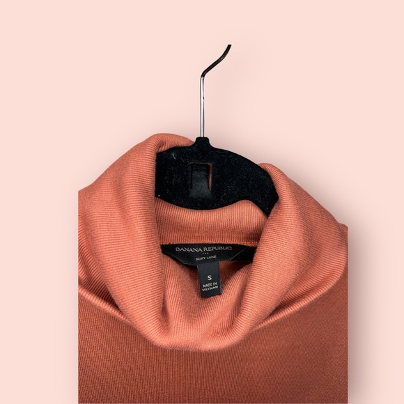 Banana Republic Soft Luxe Turtleneck Tank - Picture 5 of 7